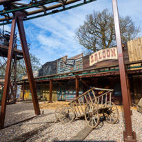 Chessington Park - 05 April 2014 / One of the ride